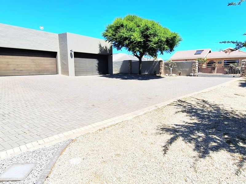 A Warm, Homely Haven Waiting Just for You - Photo 2