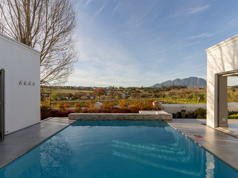 Stunning Home For Sale in De Zalze Estate, Stellenbosch - Photo 2