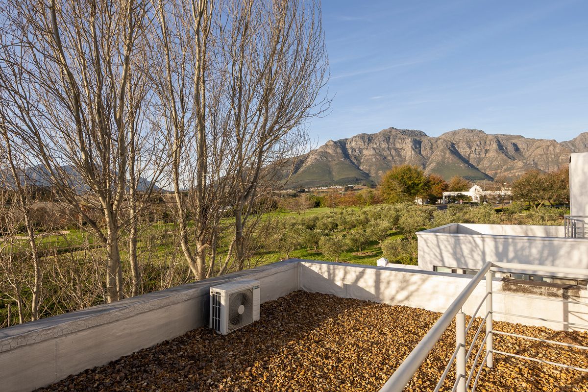 Stunning Home For Sale in De Zalze Estate, Stellenbosch - Photo 3