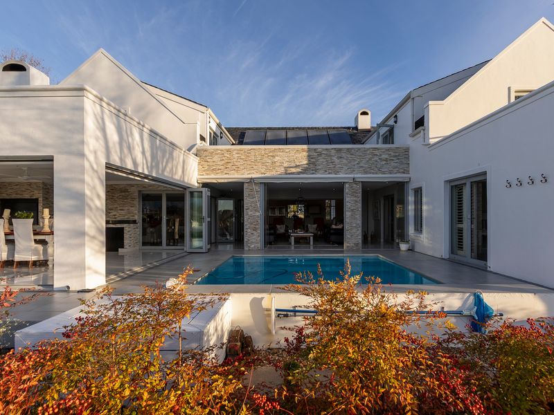 Stunning Home For Sale in De Zalze Estate, Stellenbosch - Photo 5