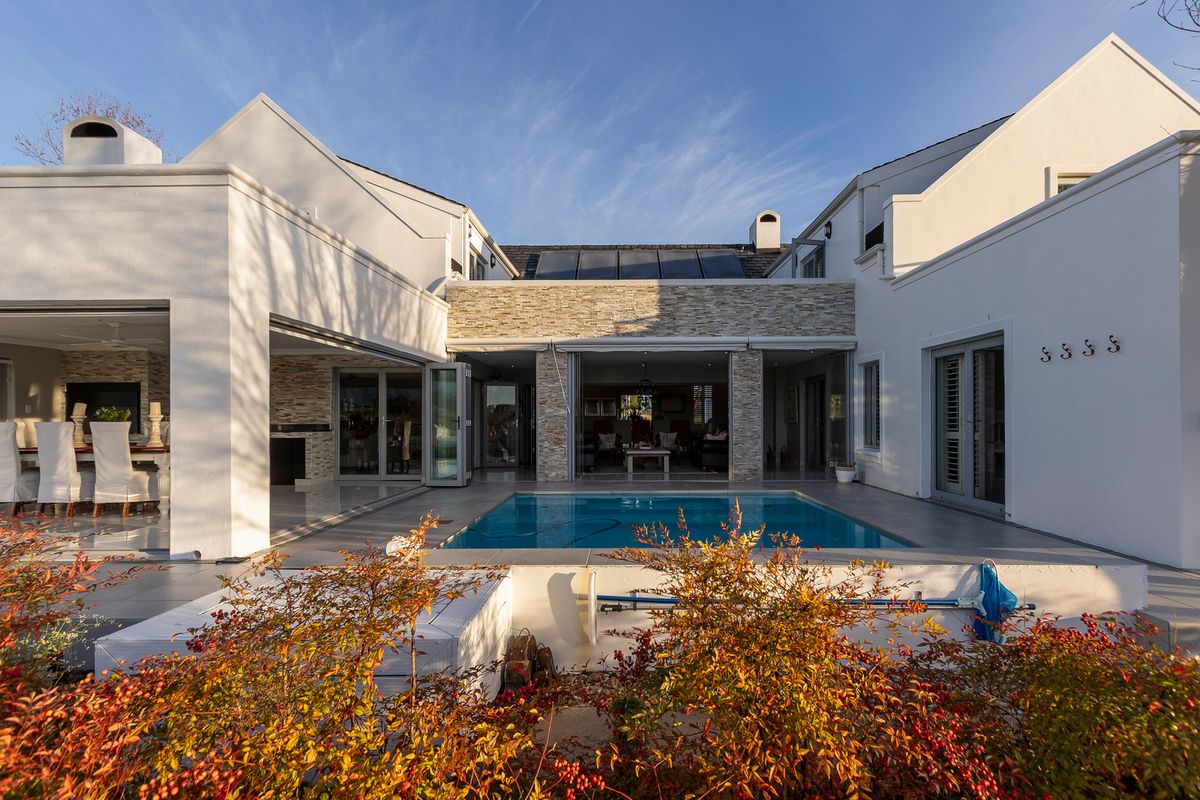 Stunning Home For Sale in De Zalze Estate, Stellenbosch - Photo 5