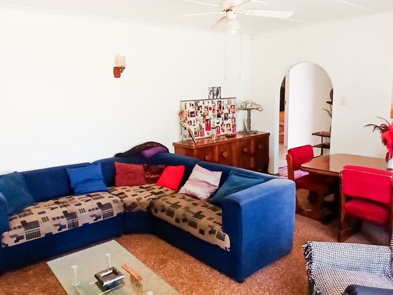 Two Homes, One price - Stunning Granny Flat included.. - Photo 6