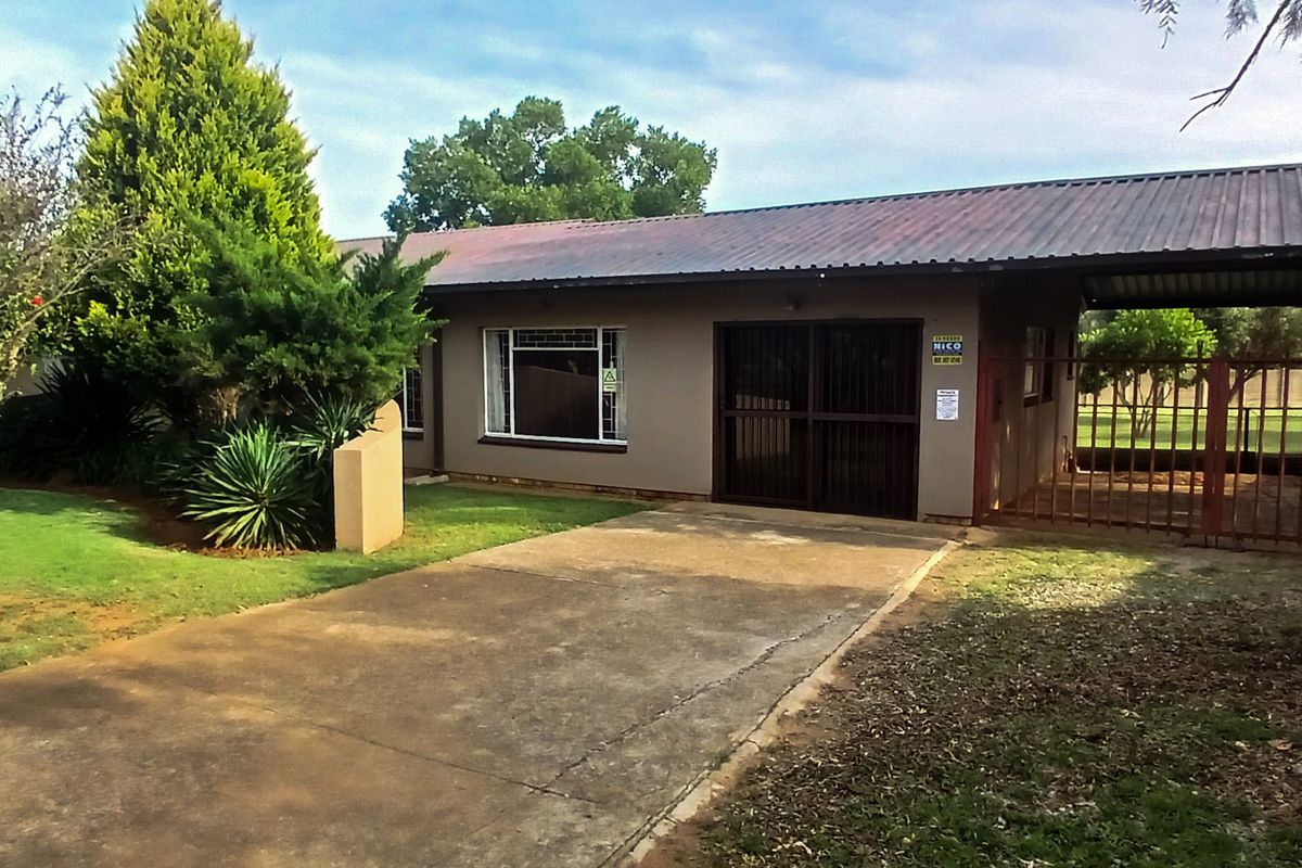 Two Homes, One price - Stunning Granny Flat included.. - Photo 4