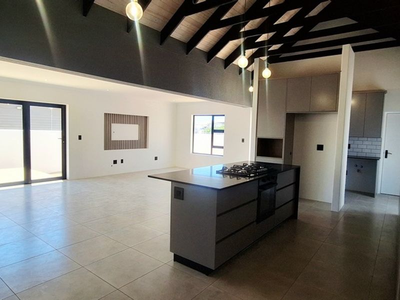 A Newly Built Family Home in Country Club - Photo 9