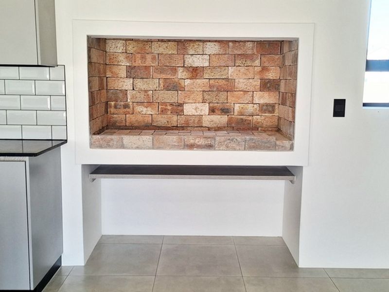 A Newly Built Family Home in Country Club - Photo 8