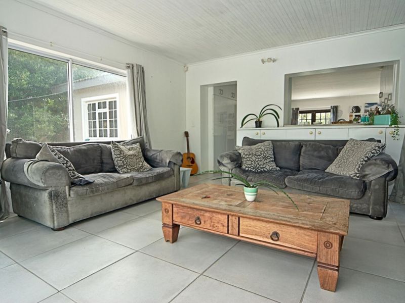 Western Sandbaai Home on a Large Plot, Within Walking Distance of the Beach - Photo 8