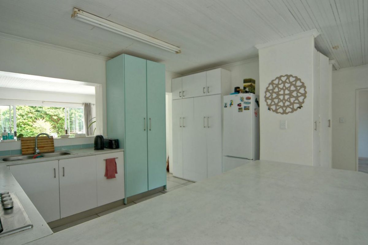 Western Sandbaai Home on a Large Plot, Within Walking Distance of the Beach - Photo 4