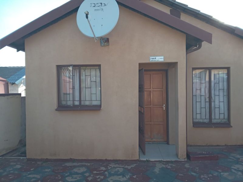Low-Maintenance Home with Paved Outdoor Space. - Photo 1
