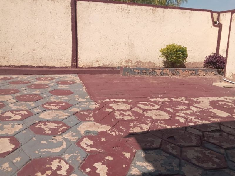 Low-Maintenance Home with Paved Outdoor Space. - Photo 4