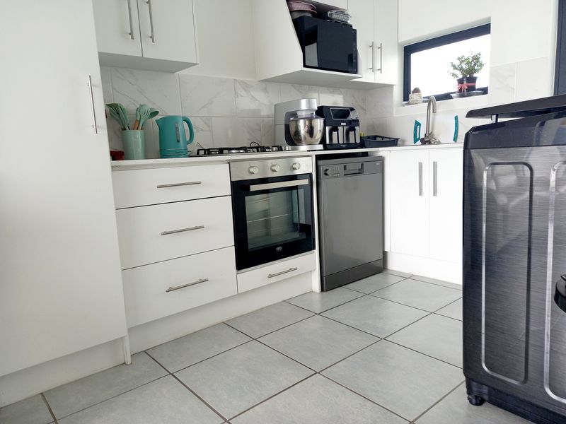 Safe and Secure - Photo 7