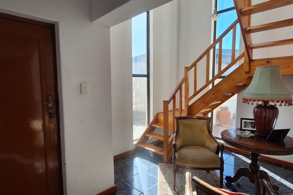 Priced to sell home in Country Club - Photo 3