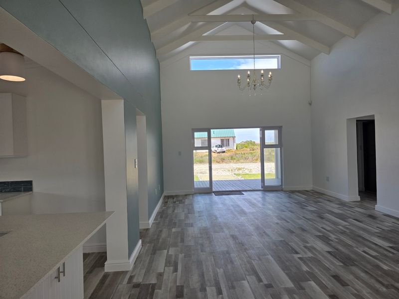 Modern Newly Built with Extras for Sale in Betty's Bay - Photo 8