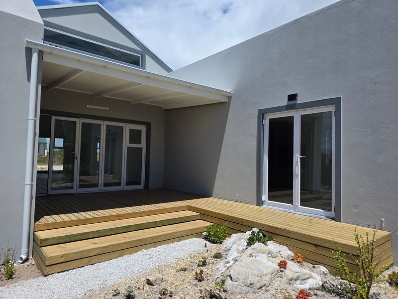 Modern Newly Built with Extras for Sale in Betty's Bay - Photo 9