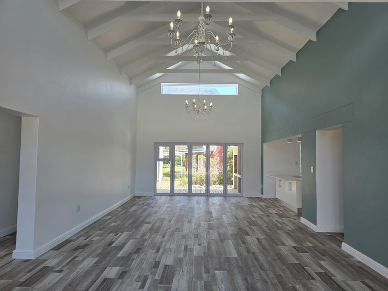 Modern Newly Built with Extras for Sale in Betty's Bay - Photo 2