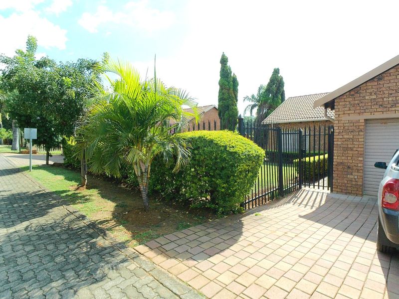Secure Full-Title Living in the Heart of Theresapark - Photo 7
