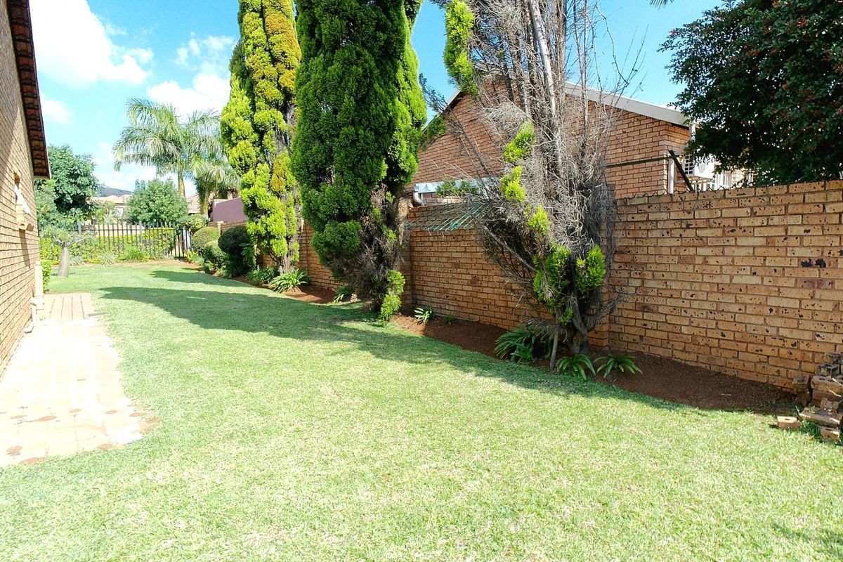 Secure Full-Title Living in the Heart of Theresapark - Photo 5