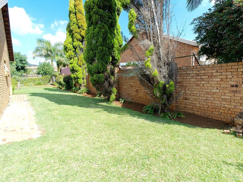 Secure Full-Title Living in the Heart of Theresapark - Photo 5