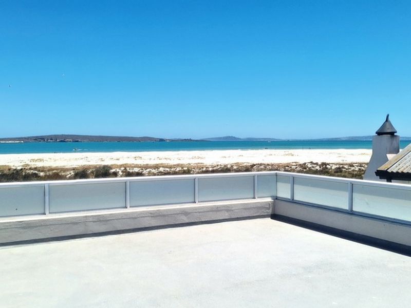 Rare Beachfront Gem — In Middedorp, Langebaan - Photo 3