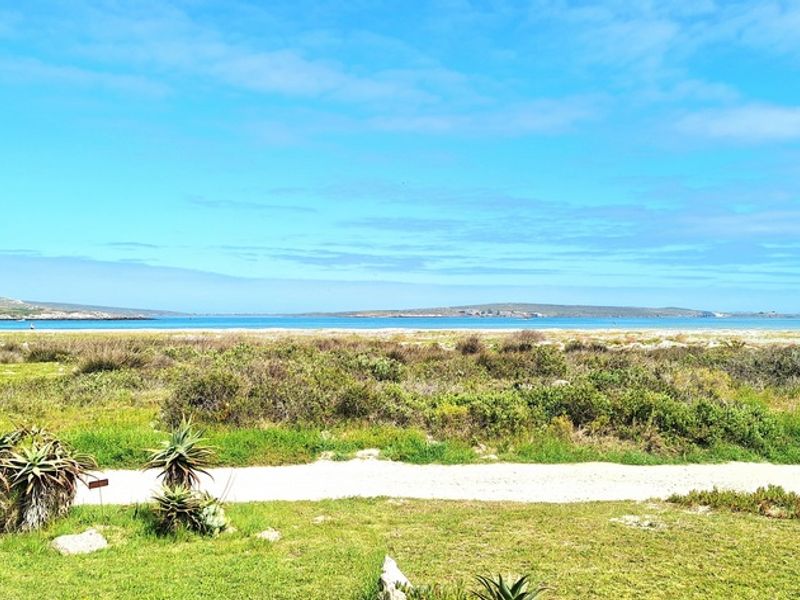 Rare Beachfront Gem — In Middedorp, Langebaan - Photo 5