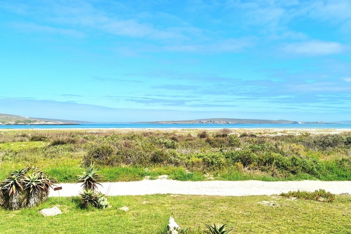 Rare Beachfront Gem — In Middedorp, Langebaan - Photo 5