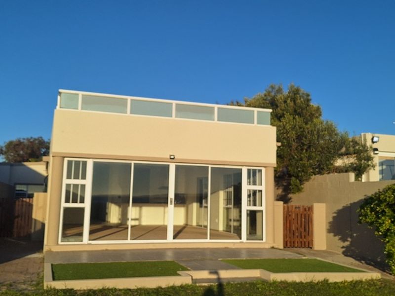 Rare Beachfront Gem — In Middedorp, Langebaan - Photo 2