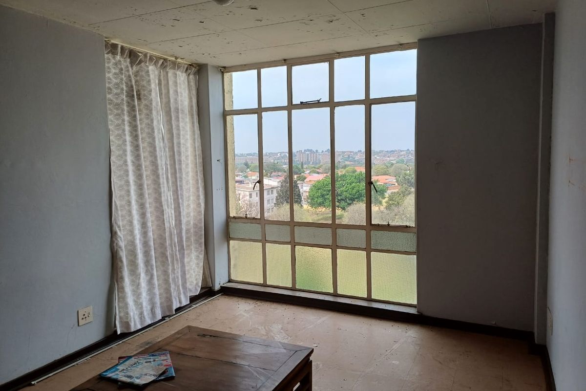 Two Bedroom Flat Close to UJ, opposite Shoprite Mall - Photo 4
