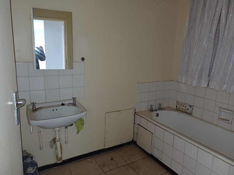 Two Bedroom Flat Close to UJ, opposite Shoprite Mall - Photo 7