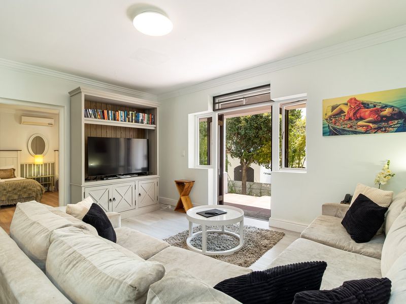 Lovely Three Bedroom Lodge for Sale - Photo 4