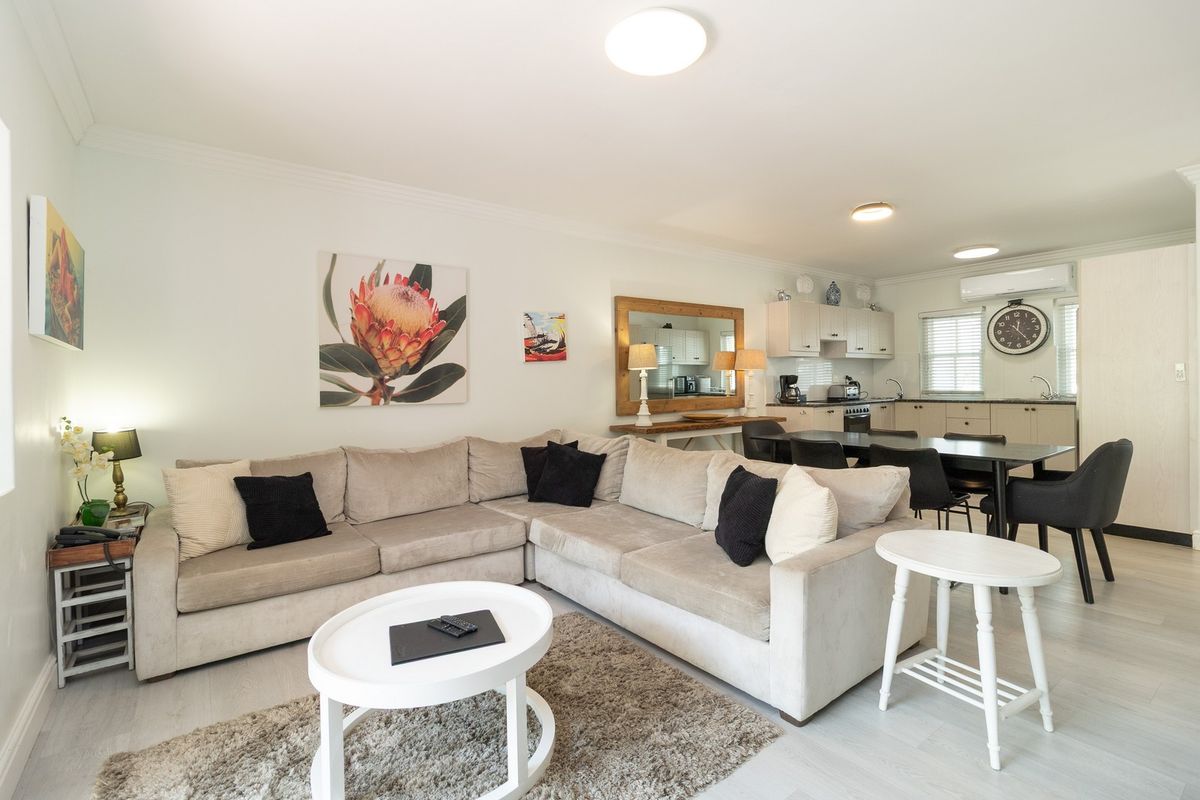 Lovely Three Bedroom Lodge for Sale - Photo 5