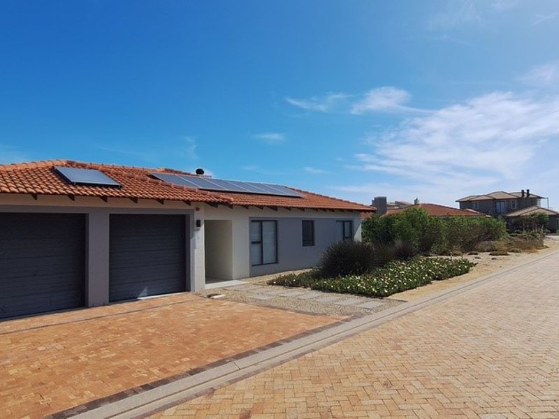 Incredible savings with this Elegant Family Home in Langebaan Country Estate - Photo 2