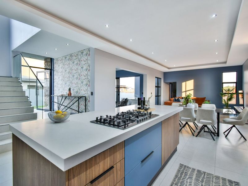 Elegant Family Living with Seamless Indoor-Outdoor Flow - Photo 1