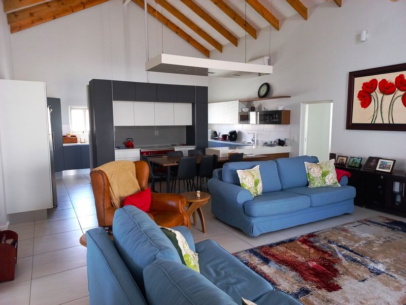 Beautiful House for Sale on Admiral Island – R4 200 000 - Photo 3