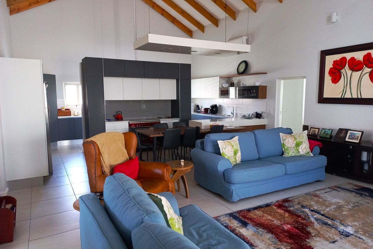Beautiful House for Sale on Admiral Island – R4 200 000 - Photo 3
