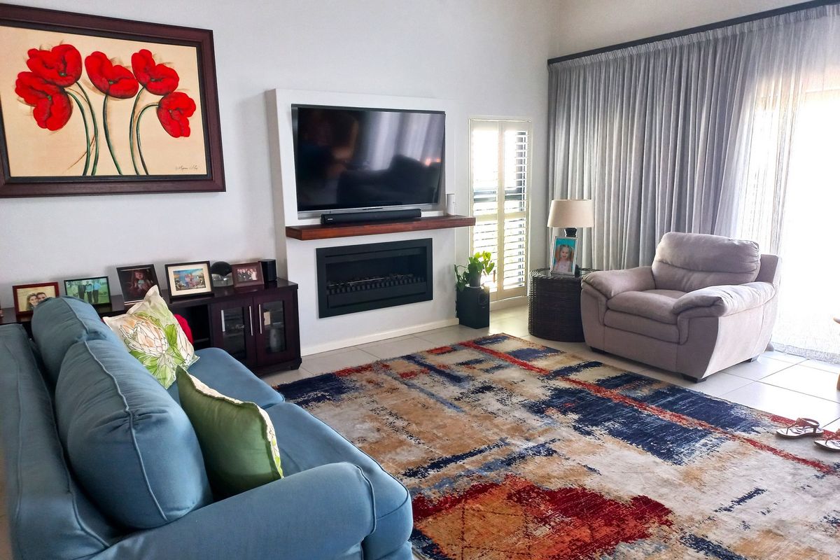 Beautiful House for Sale on Admiral Island – R4 200 000 - Photo 4