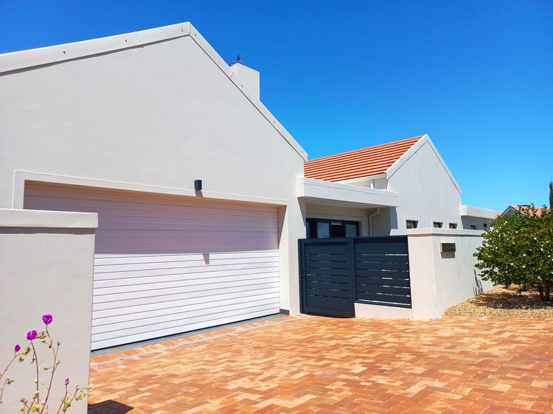 Beautiful House for Sale on Admiral Island – R4 200 000 - Photo 2