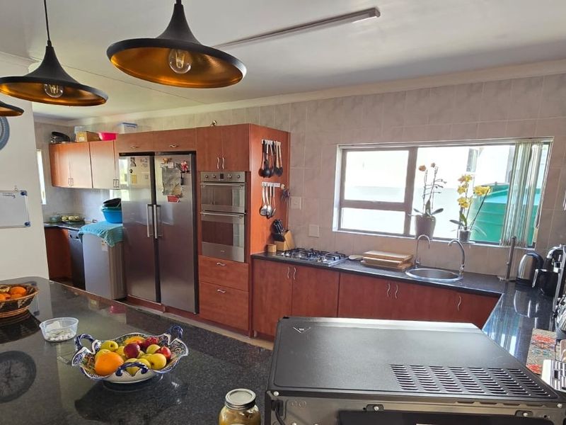 Elegant Five Bedroom Family Home for Sale in Langebaan - Photo 6