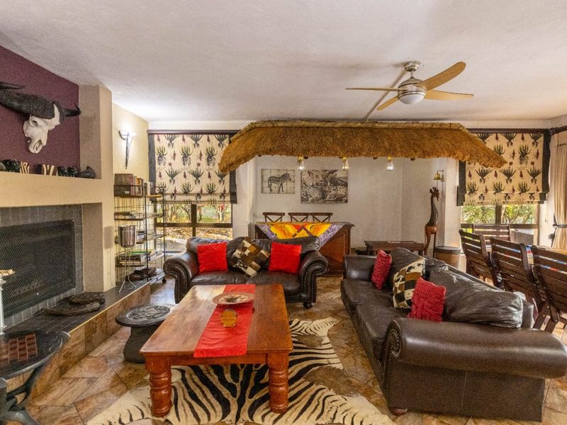 Elegant 4 Bedroom Double Story Bush Escape - Photo 7