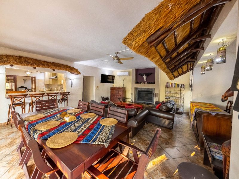 Elegant 4 Bedroom Double Story Bush Escape - Photo 6