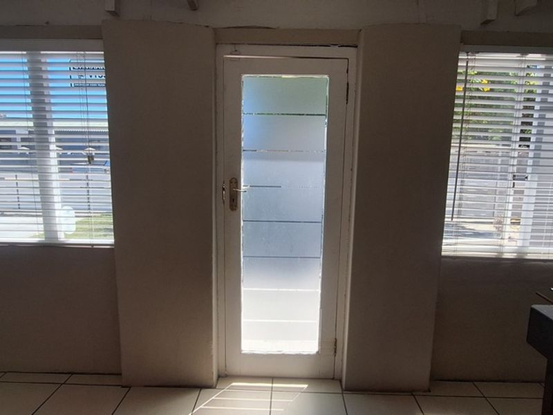 3 Bedroom house to let in Langebaan North - Photo 2