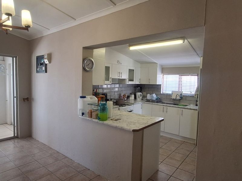 3 Bedroom house to let in Langebaan North - Photo 9