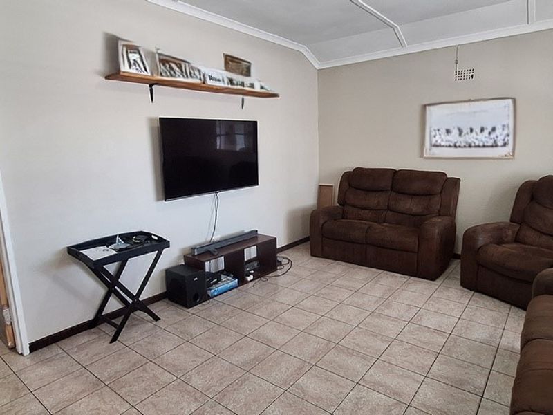 3 Bedroom house to let in Langebaan North - Photo 5