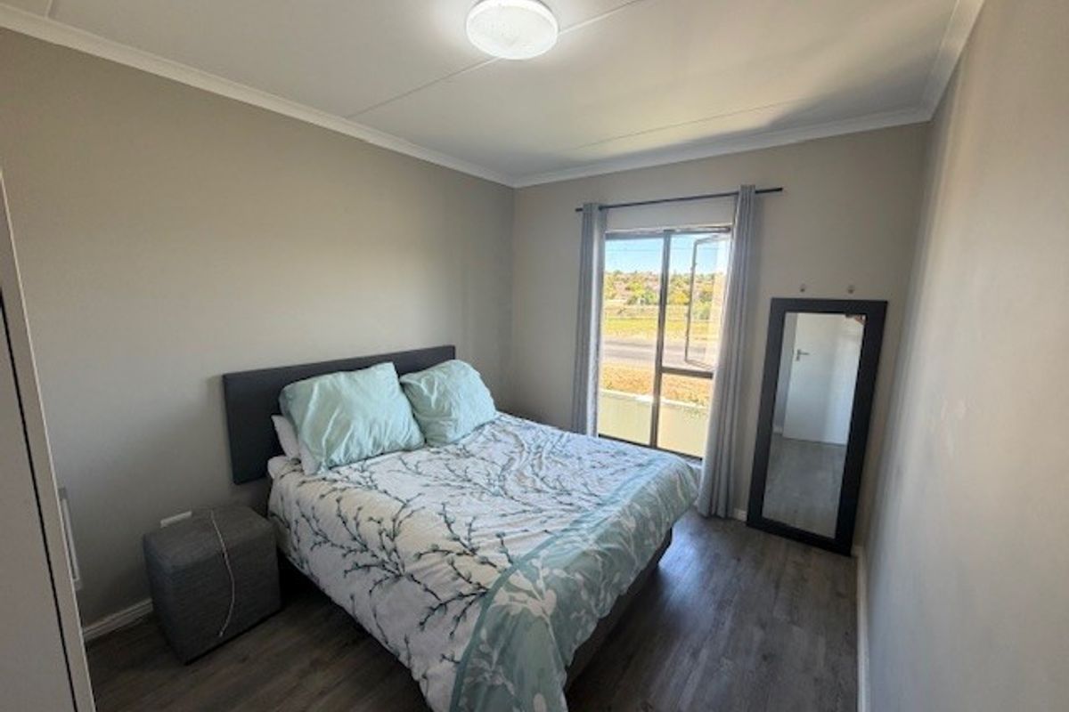 Perfect for young professionals or an investment opportunity for first-time homeowners - Photo 5