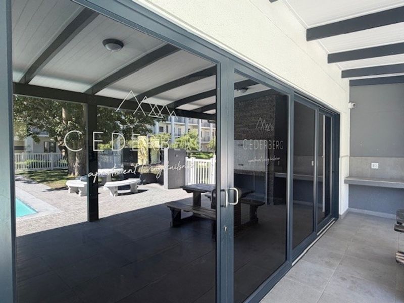 Perfect for young professionals or an investment opportunity for first-time homeowners - Photo 2