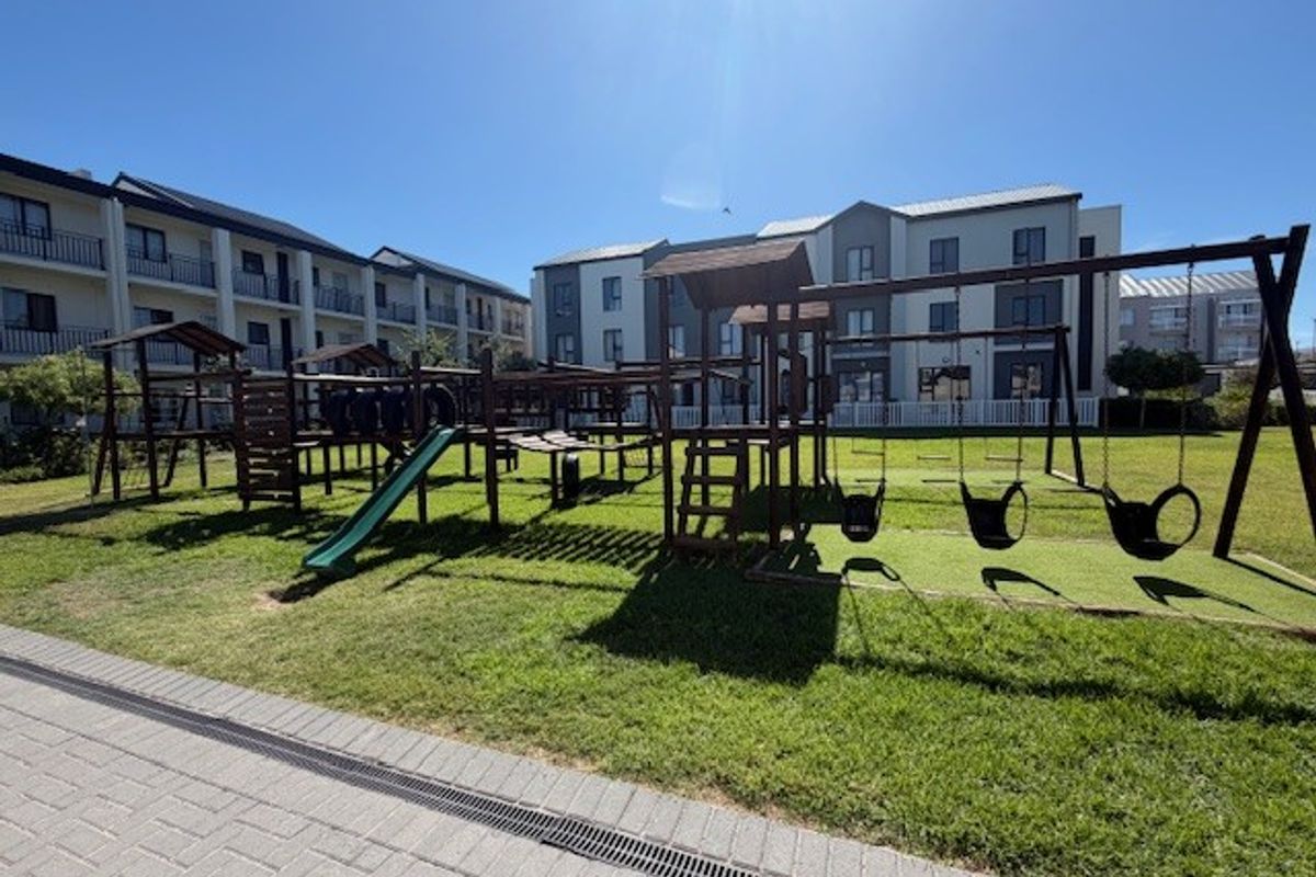 Perfect for young professionals or an investment opportunity for first-time homeowners - Photo 3
