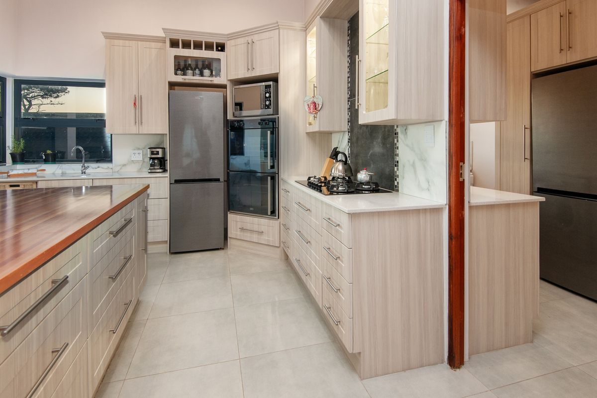 DUAL LIVING/ INCOME EARNER/ WORK FROM HOME - Photo 5