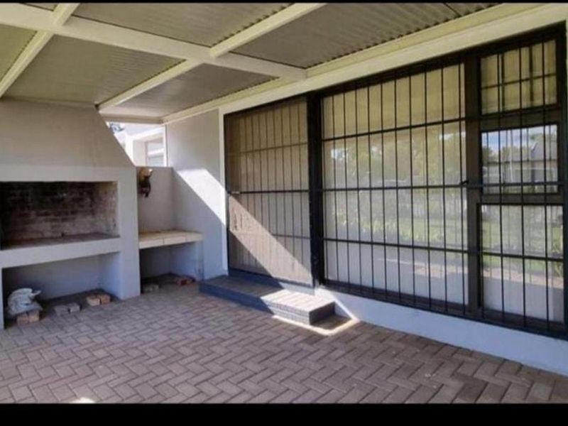 Secure location close to new mall - Photo 7