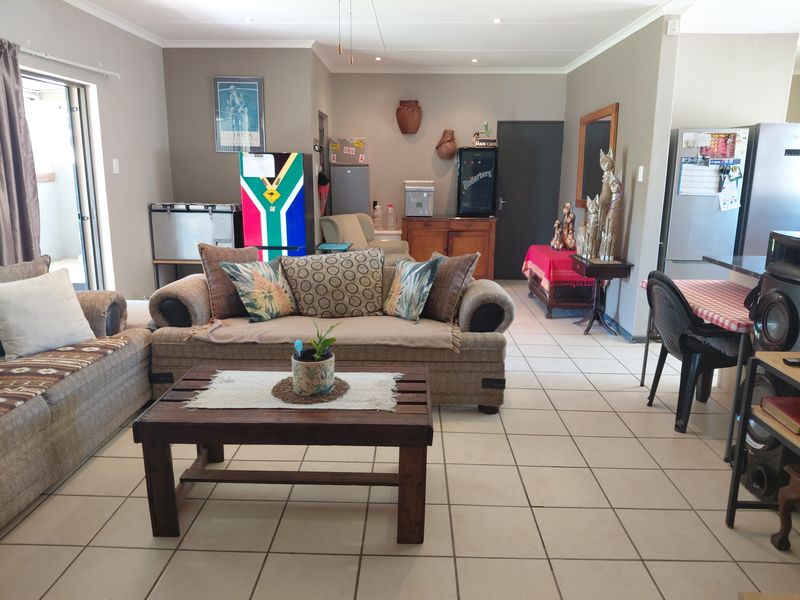 Secure location close to new mall - Photo 2