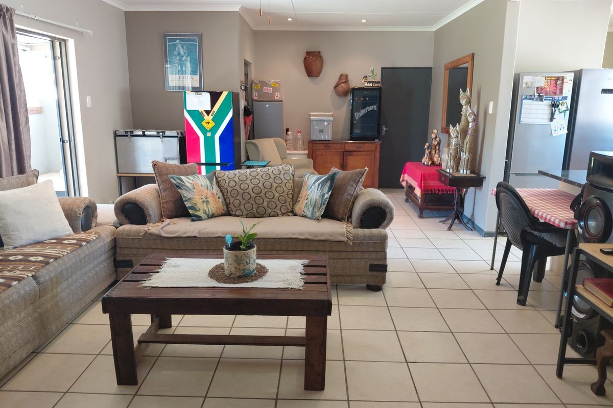 Secure location close to new mall - Photo 2