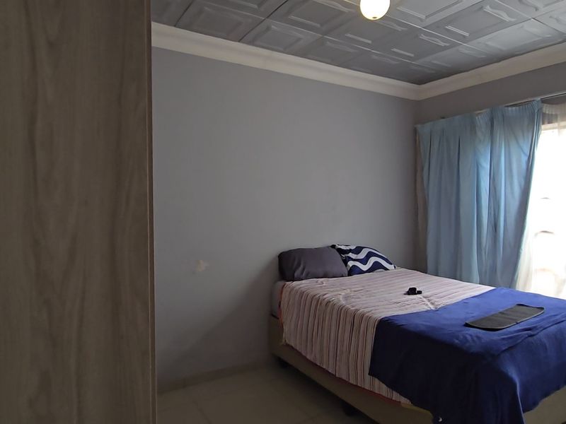 Stunning, Large Double Storey House Now Available To Let in Nellmapius! - Photo 6