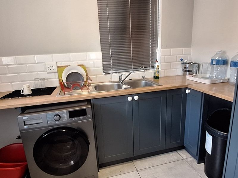 Find Tranquility with this 4 Bedroom house in Country Club - Photo 9